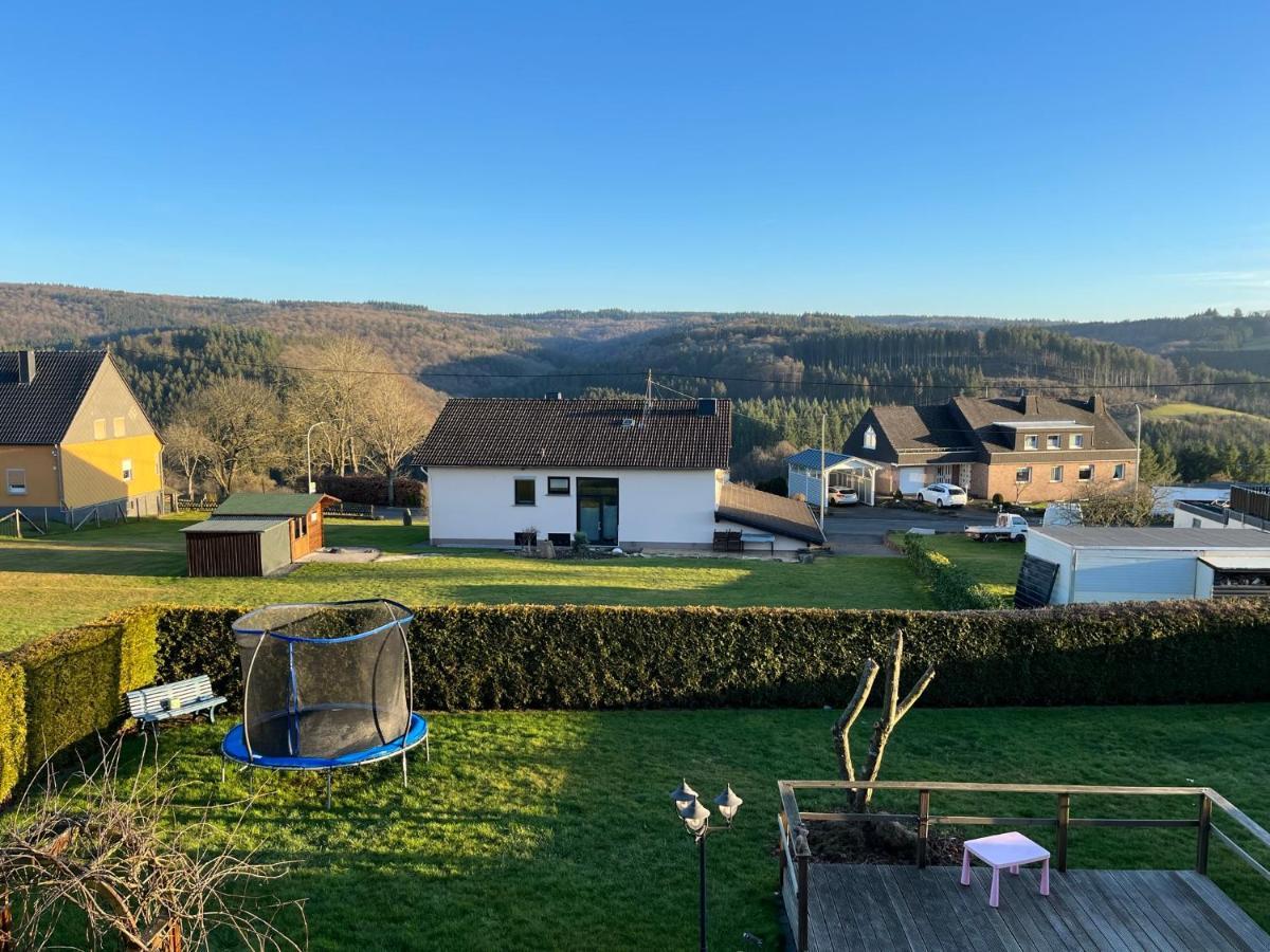 Wohnung Mit Panoramablick Gerolstein Exterior foto
