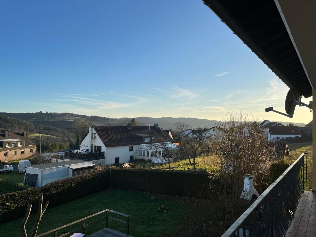 Wohnung Mit Panoramablick Gerolstein Exterior foto