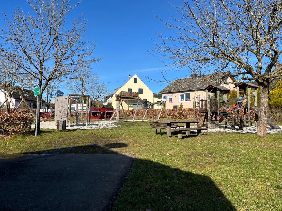 Wohnung Mit Panoramablick Gerolstein Exterior foto